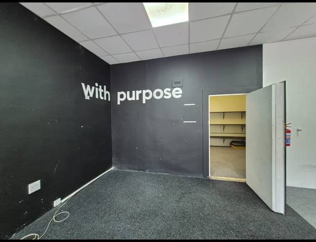 131M² OFFICE TO LET IN BIRNAM